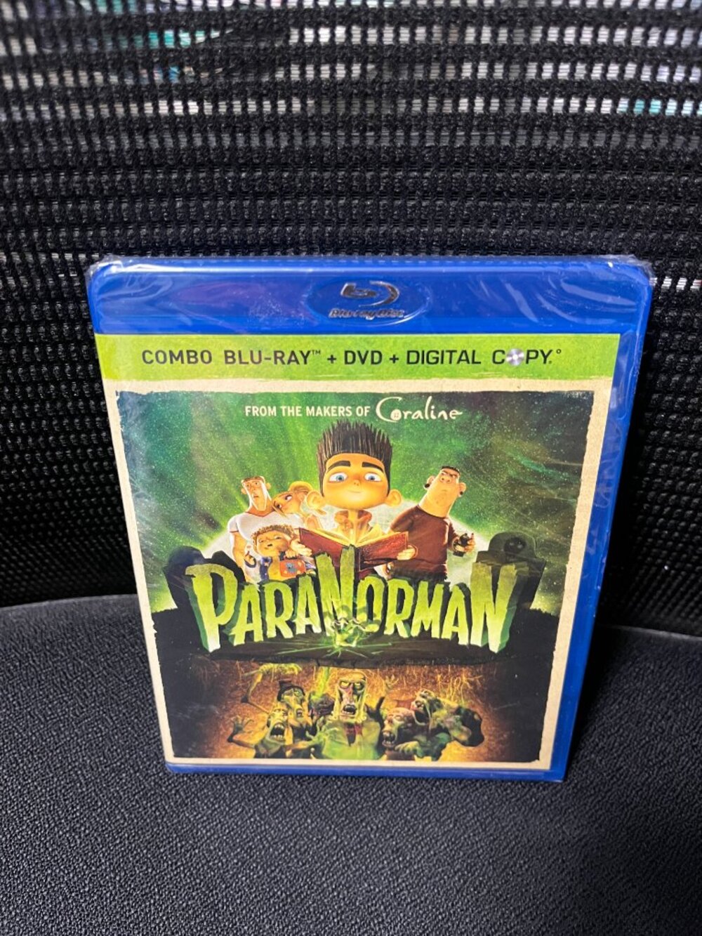 ParaNorman (Blu-ray/DVD/Digital Copy) New Sealed OOP